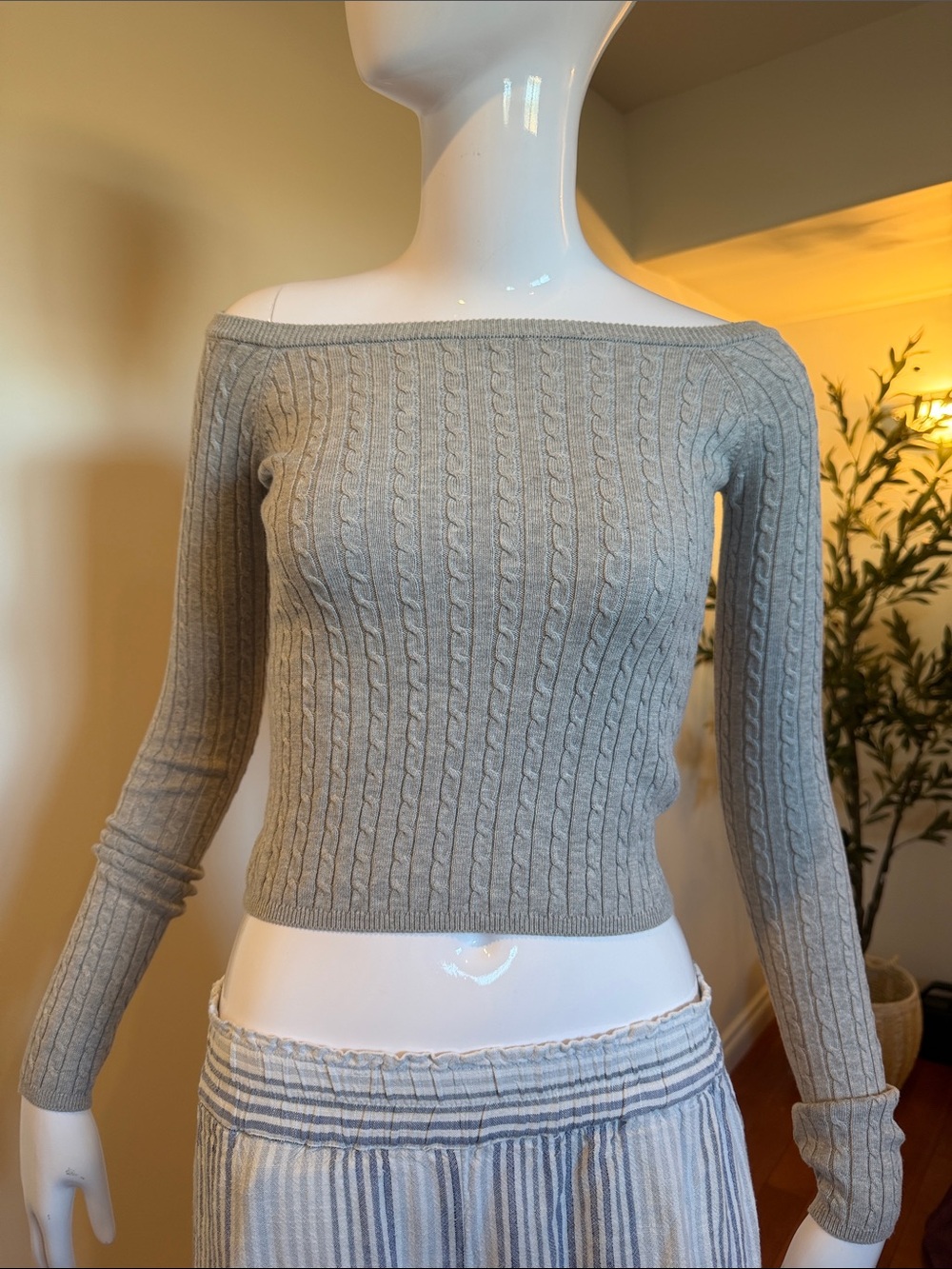NWT American Eagle Grey Cable Knit Off Shoulder Sweater XS